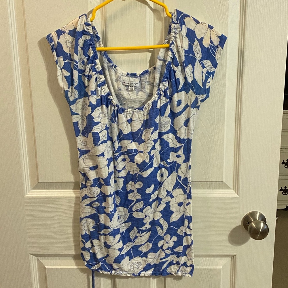 American Eagle spring top